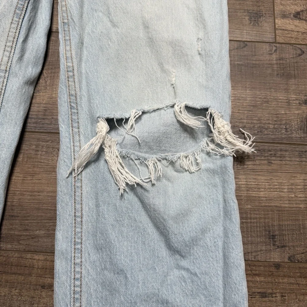 Abercrombie & Fitch The 90's Straight Ultra High-Rise Denim Jeans Destress Holes - Picture 2 of 11
